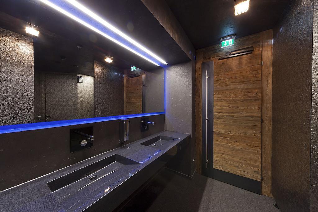 Harakiri Partyhouse Hotel Mayrhofen Kültér fotó