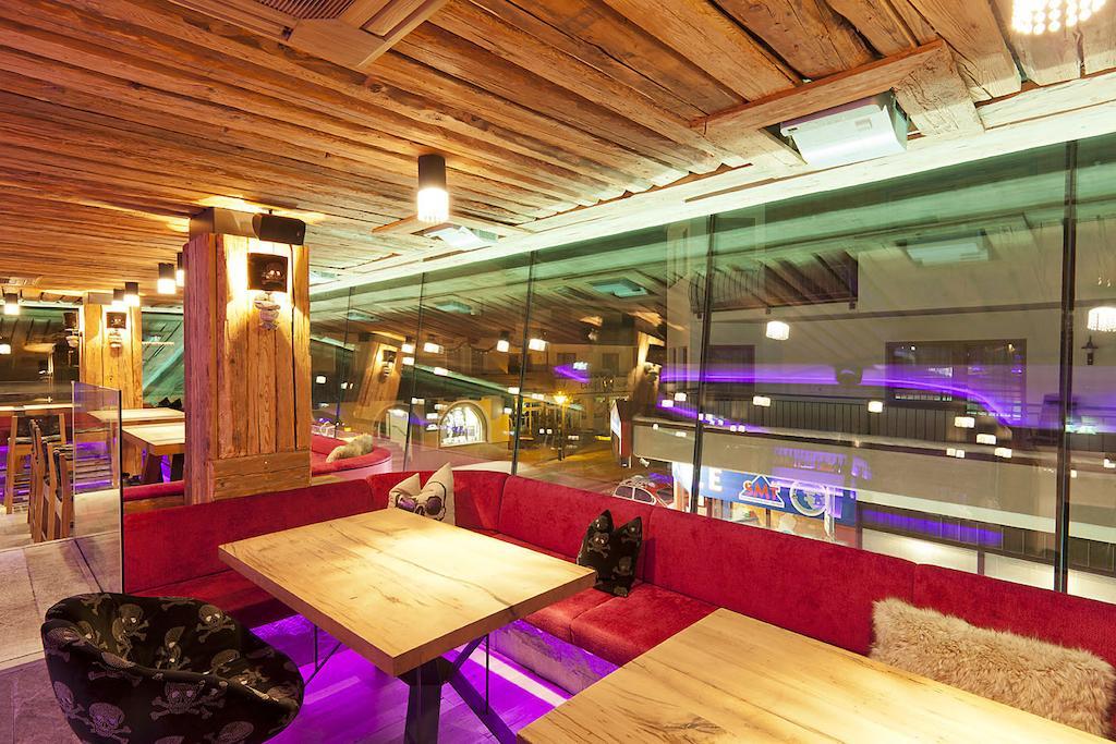 Harakiri Partyhouse Hotel Mayrhofen Kültér fotó